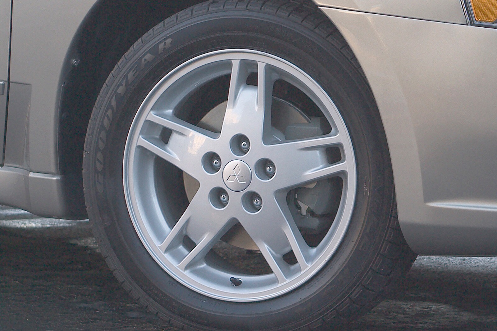 2007 Mitsubishi Galant — OEM photo 3