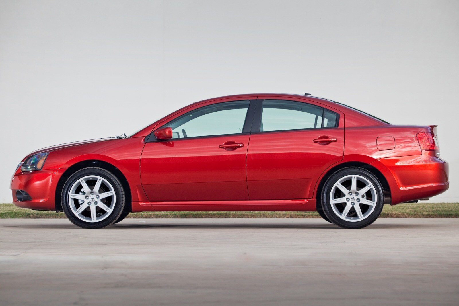 2010 Mitsubishi Galant exterior F