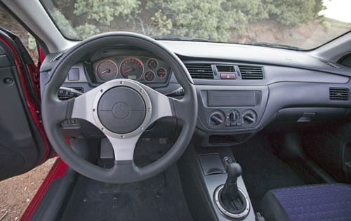 2004 Mitsubishi Lancer interior D