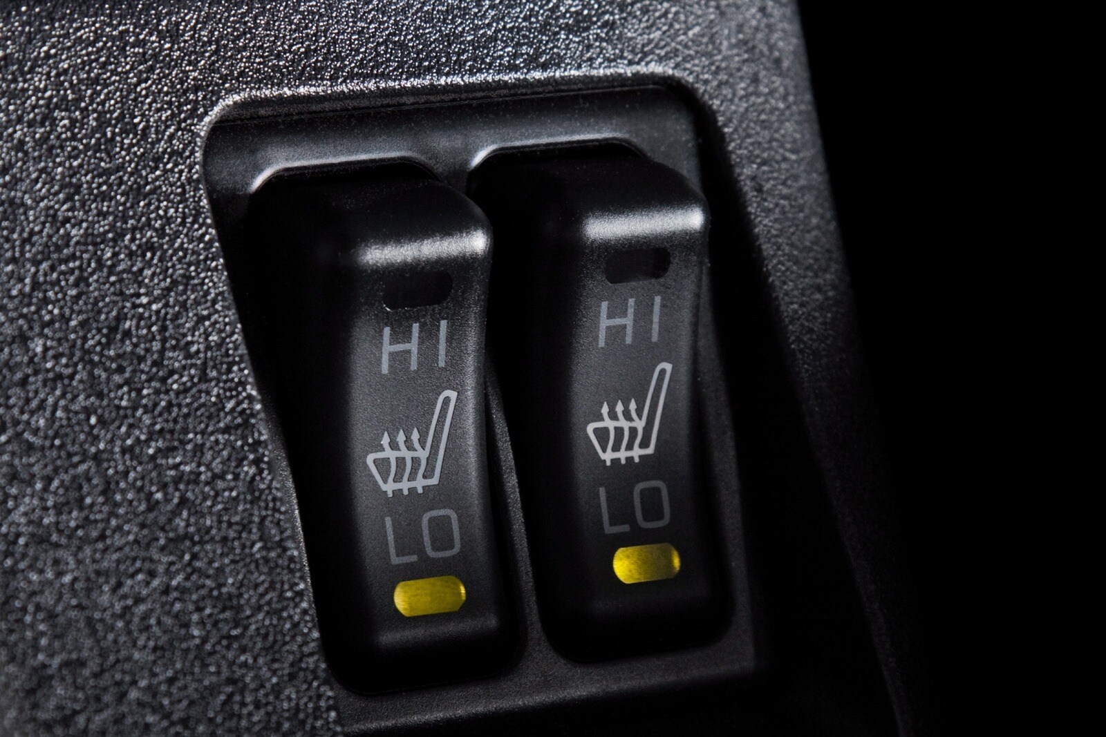2010 Mitsubishi Lancer Evolution interior DETAIL