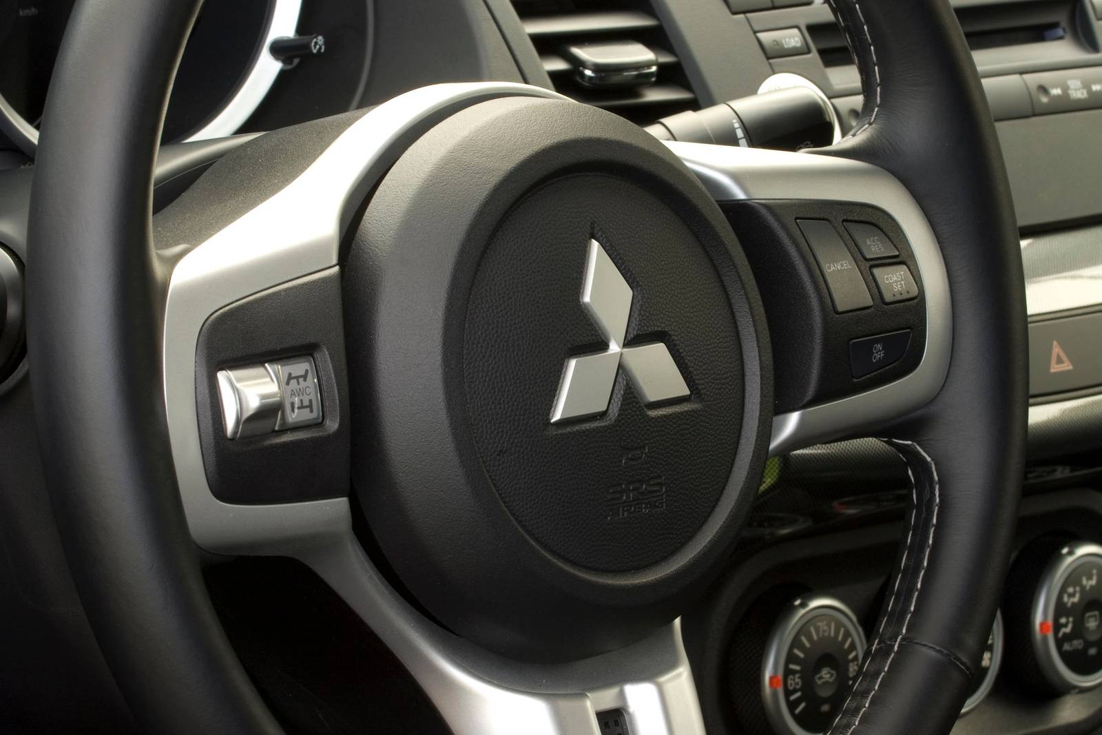 2013 Mitsubishi Lancer interior SWD
