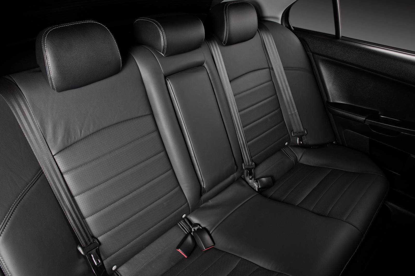 2013 Mitsubishi Lancer interior RI