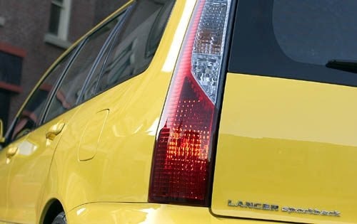 2004 Mitsubishi Lancer Sportback exterior EDETAIL