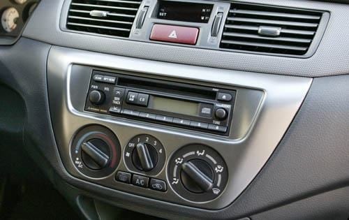 2004 Mitsubishi Lancer interior CC