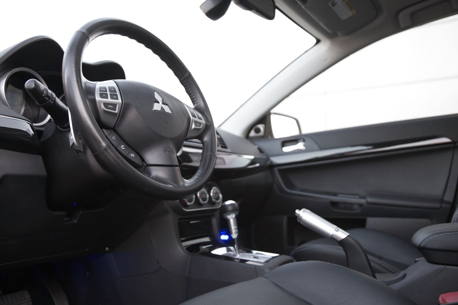 2014 Mitsubishi Lancer interior I