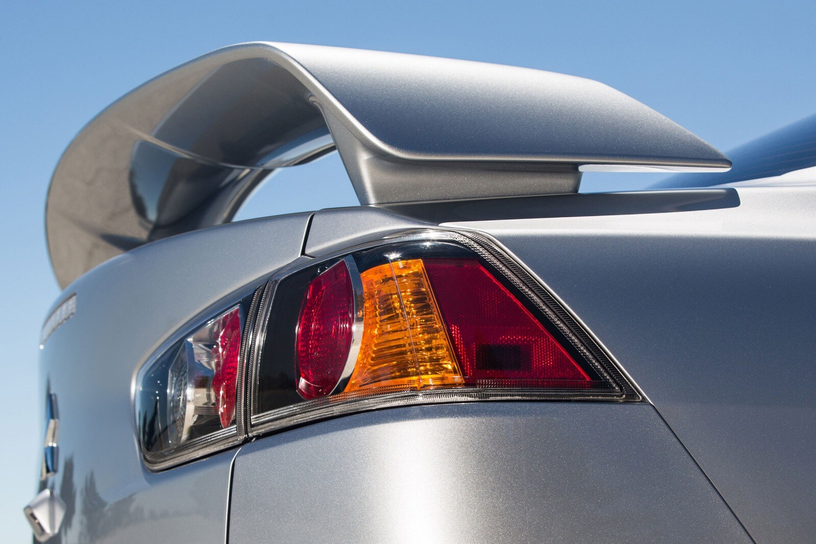 2016 Mitsubishi Lancer front safety EDETAIL
