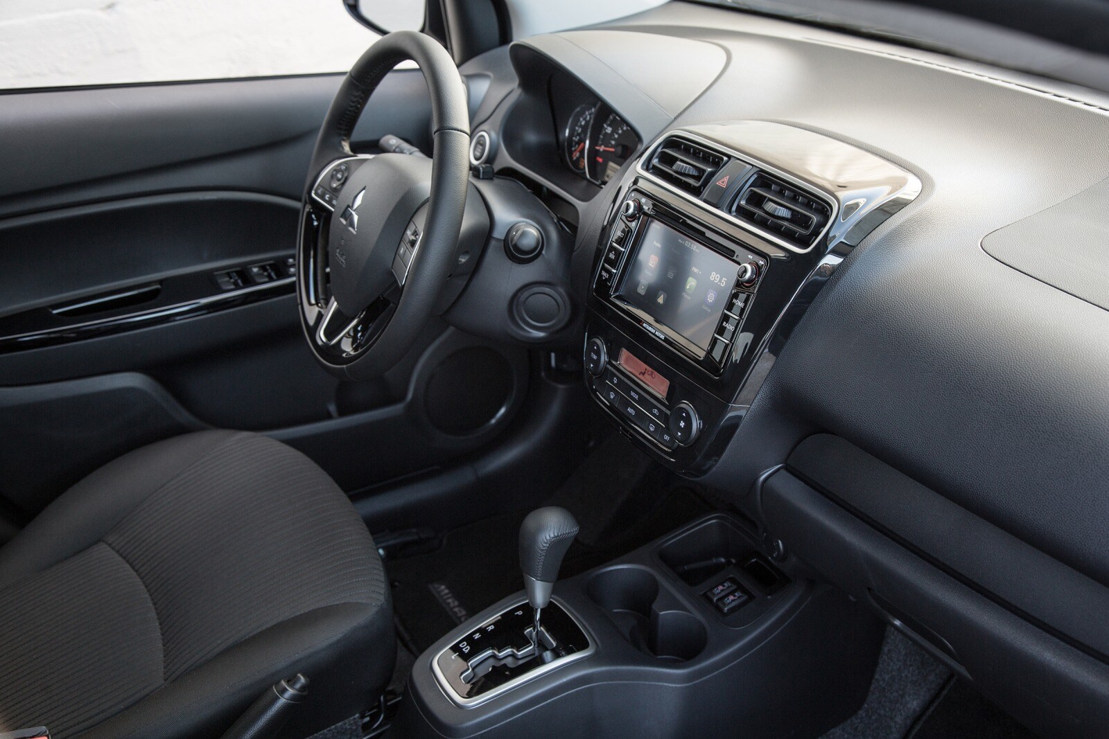 2017 Mitsubishi Mirage interior I