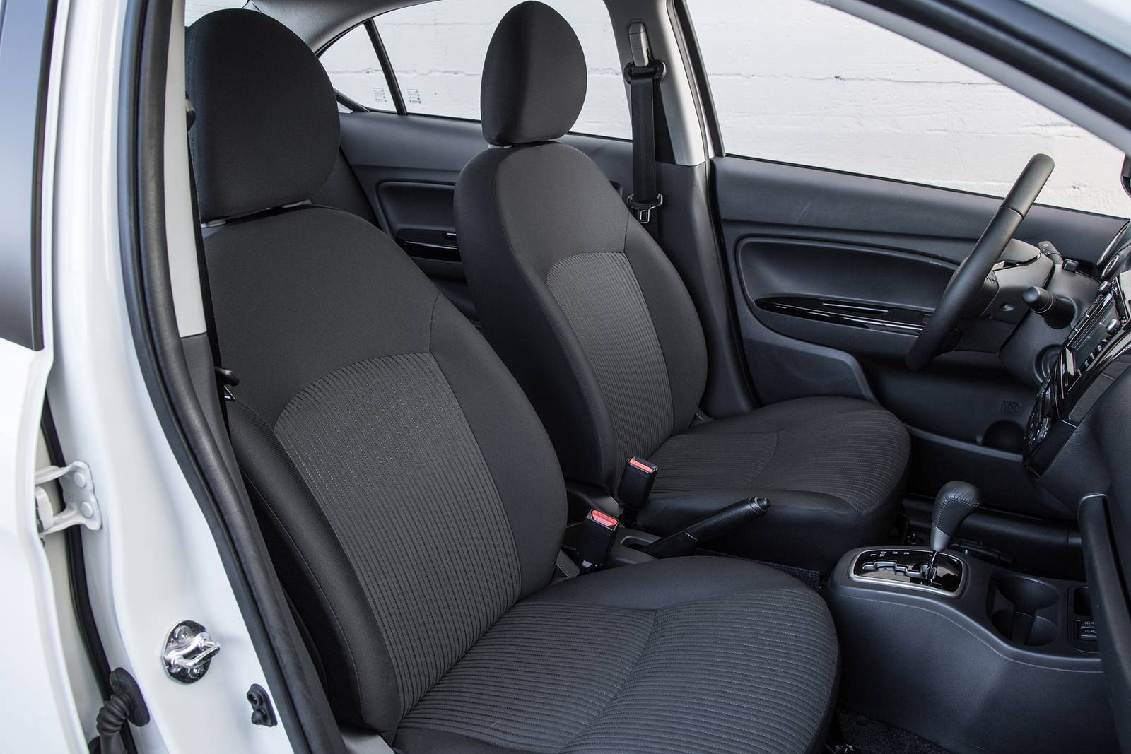 2018 Mitsubishi Mirage interior I