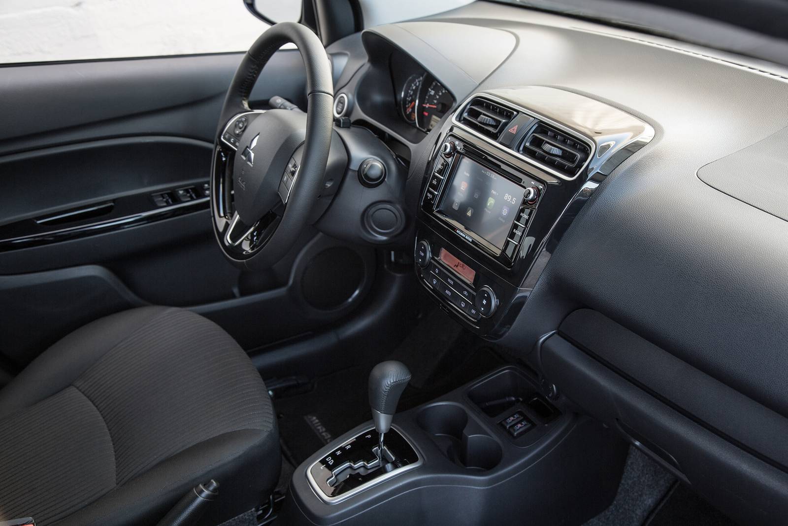 2018 Mitsubishi Mirage interior I