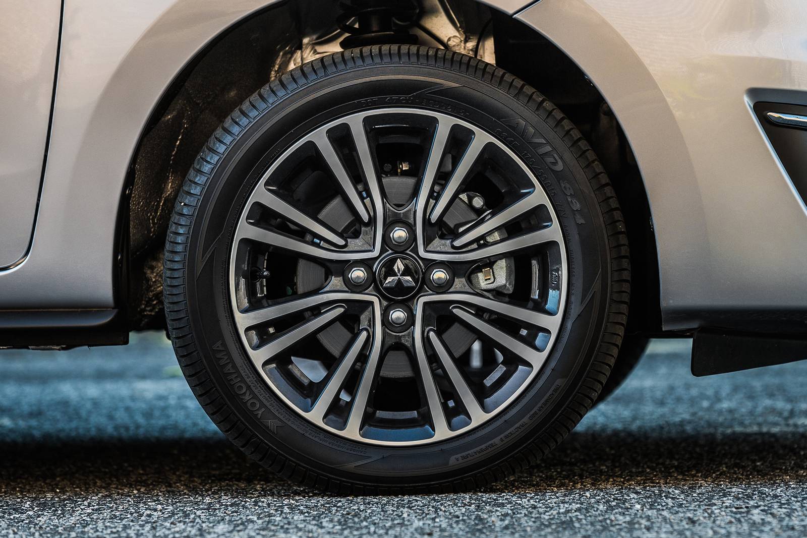 2018 Mitsubishi Mirage exterior W