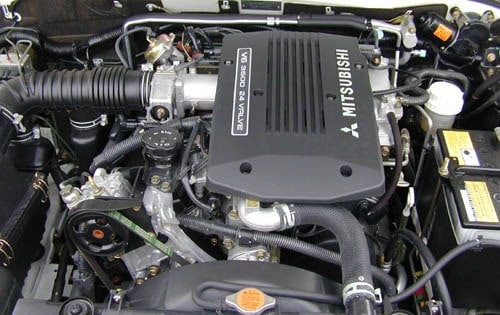 2000 Mitsubishi Montero Sport exterior E