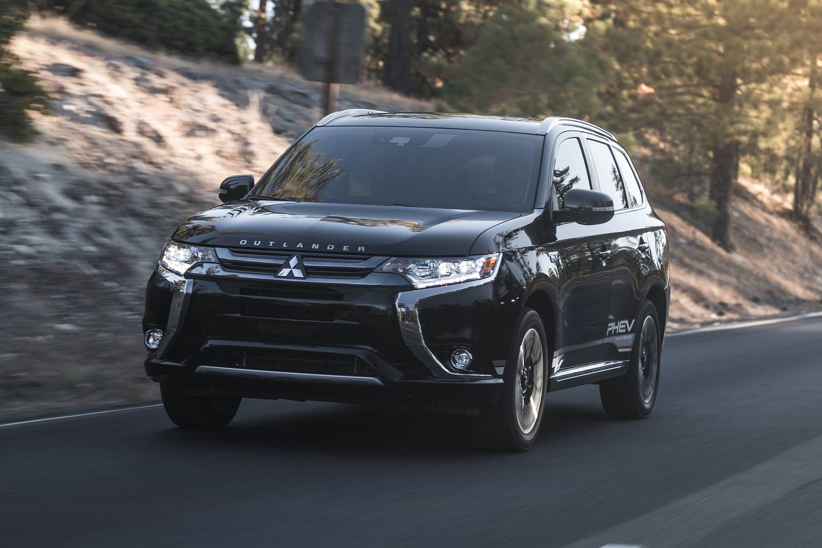2018 Mitsubishi Outlander exterior FQ