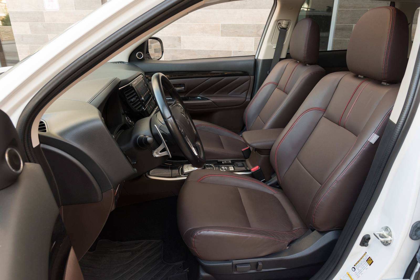 2018 Mitsubishi Outlander interior I