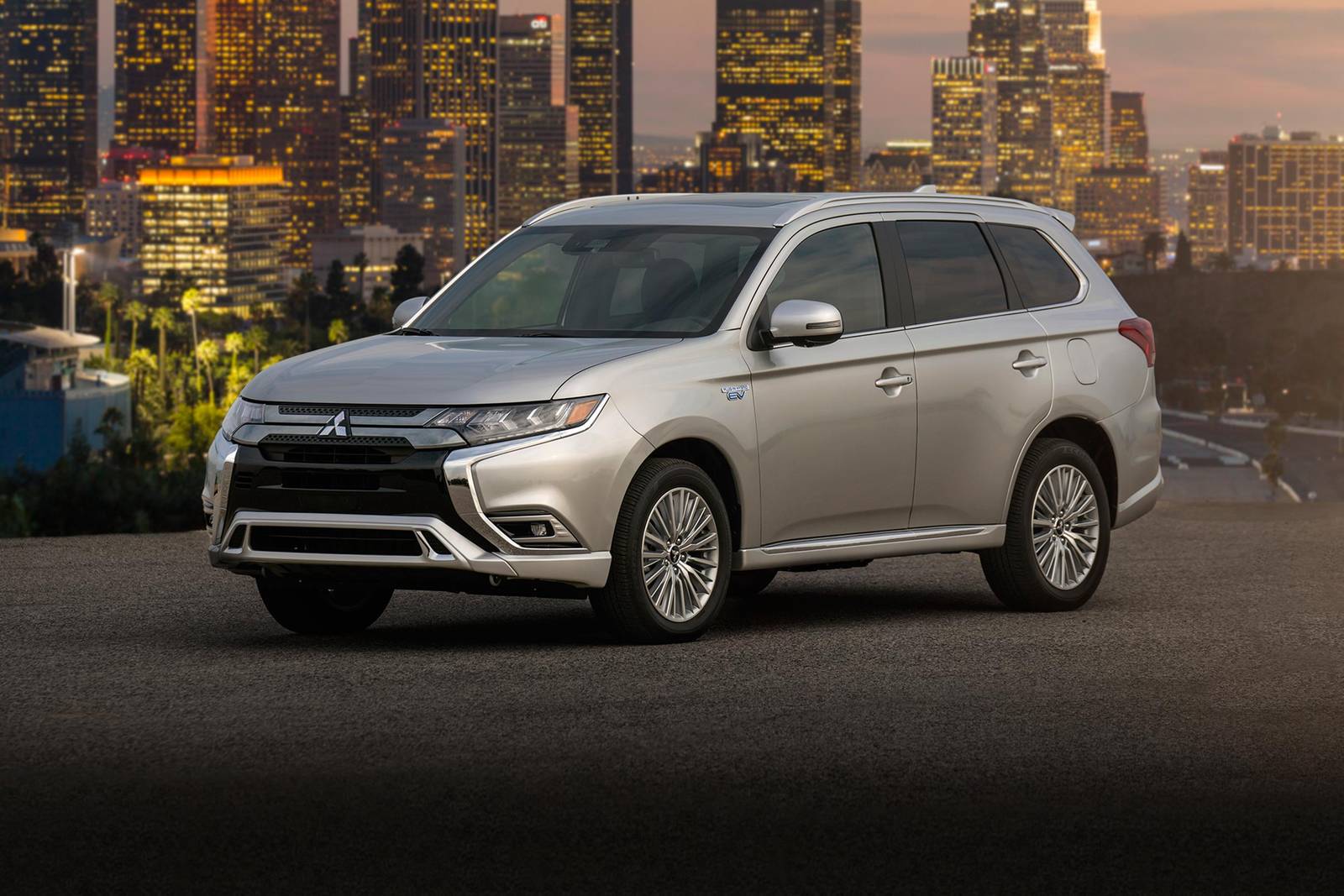 2019 Mitsubishi Outlander exterior FQ