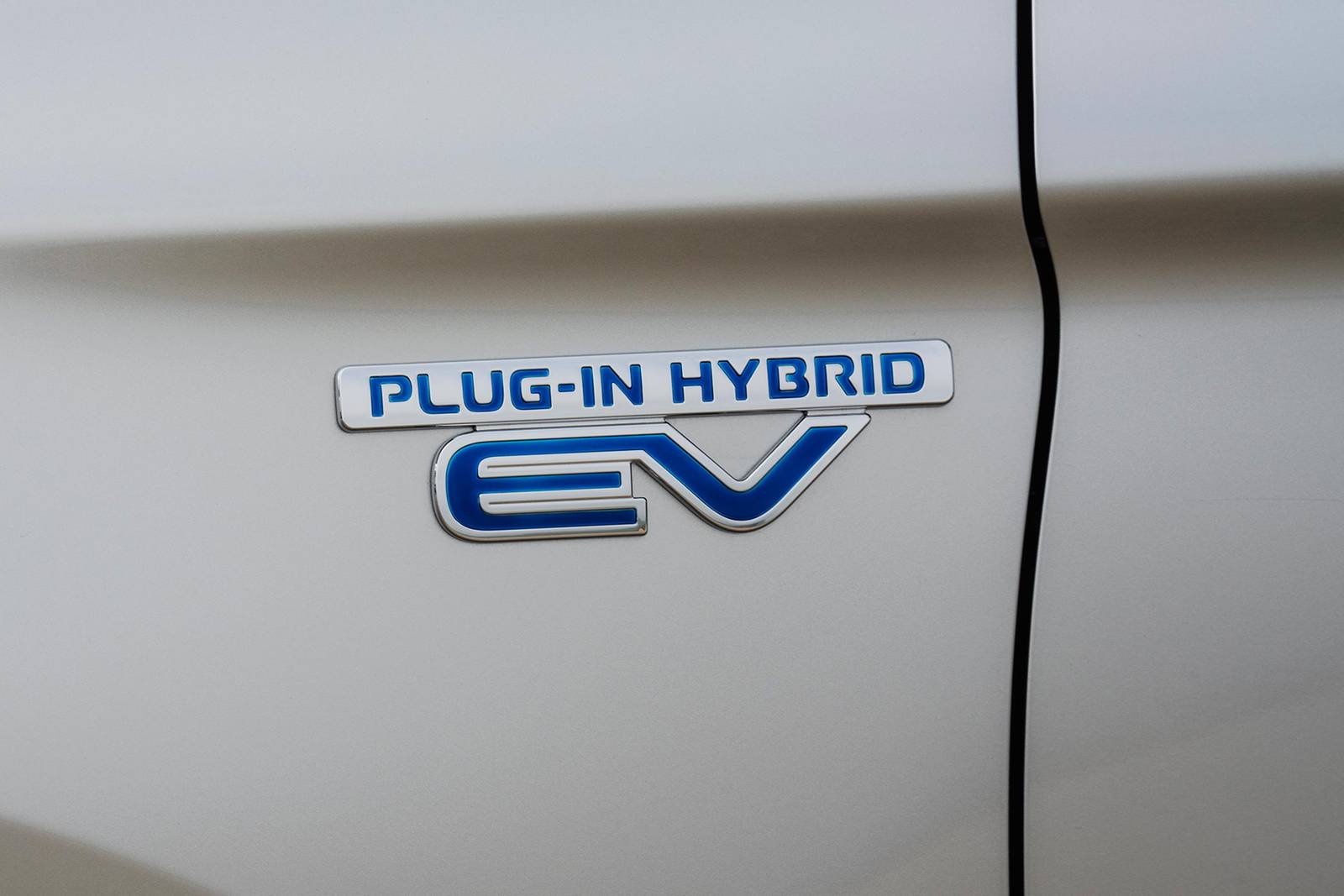 2019 Mitsubishi Outlander exterior FBDG