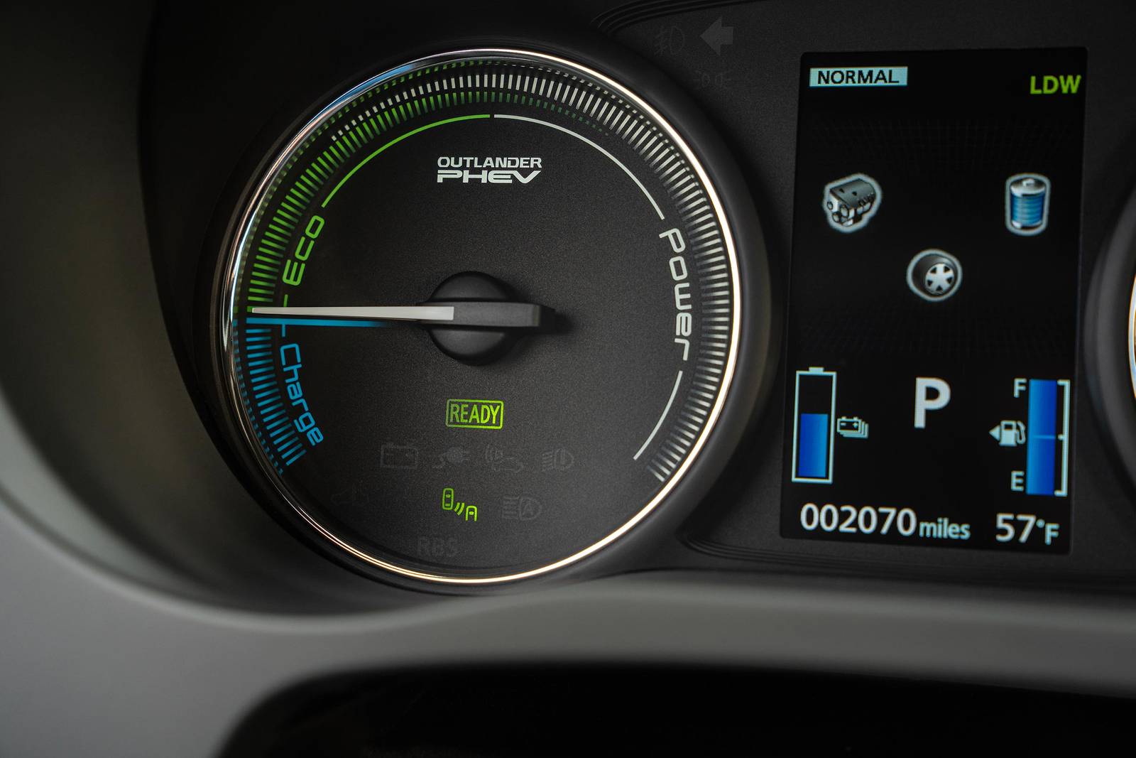 2019 Mitsubishi Outlander interior G