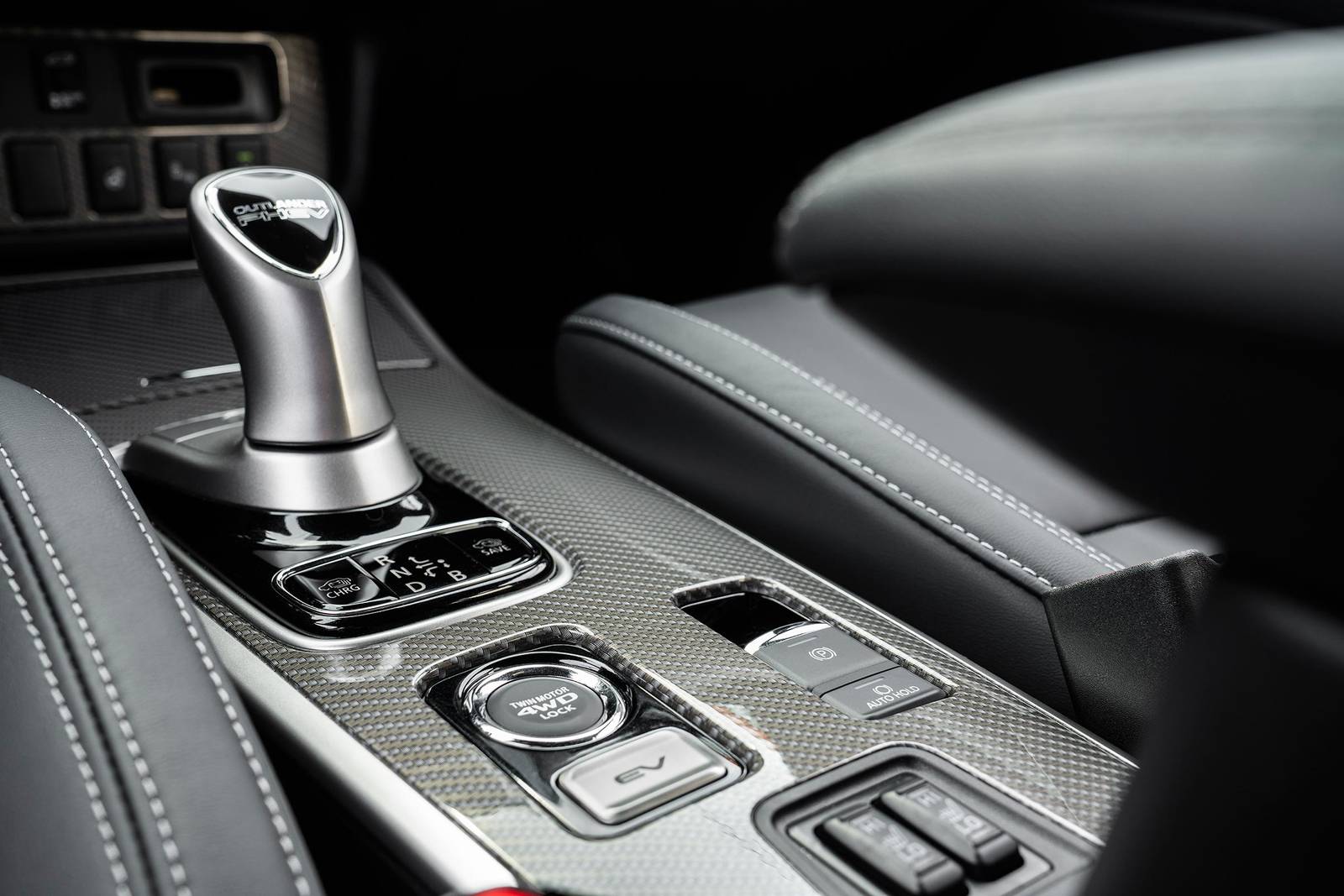 2019 Mitsubishi Outlander interior SHF