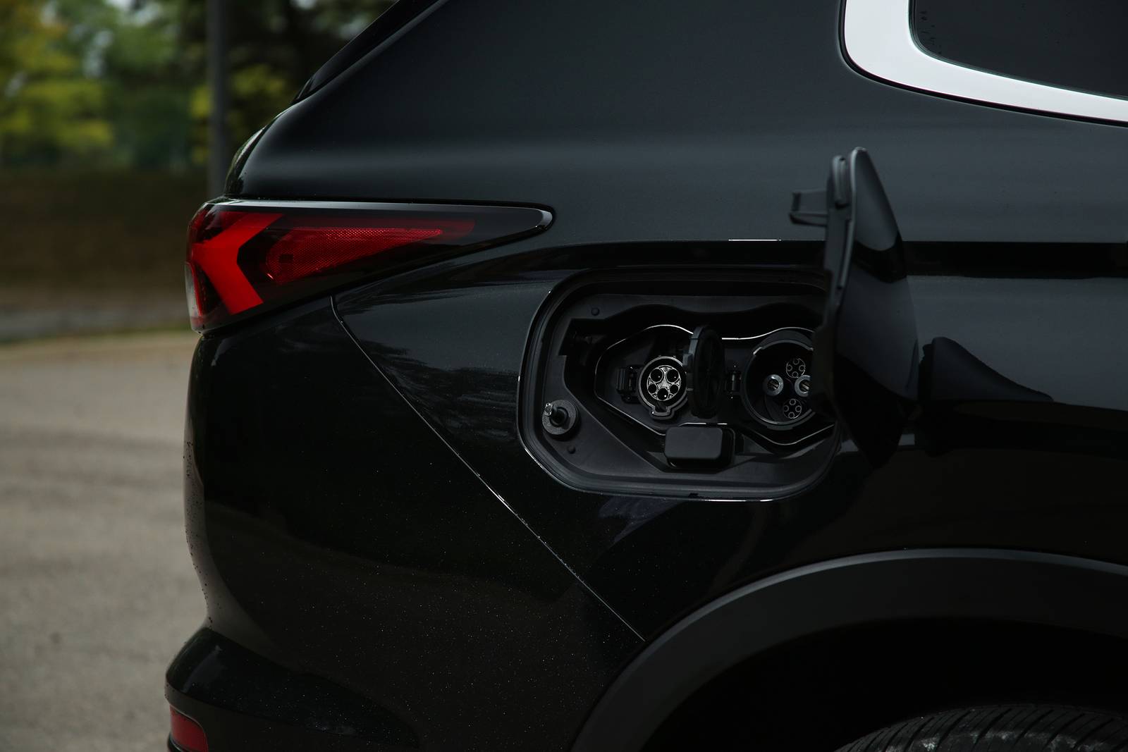 2023 Mitsubishi Outlander exterior EDETAIL