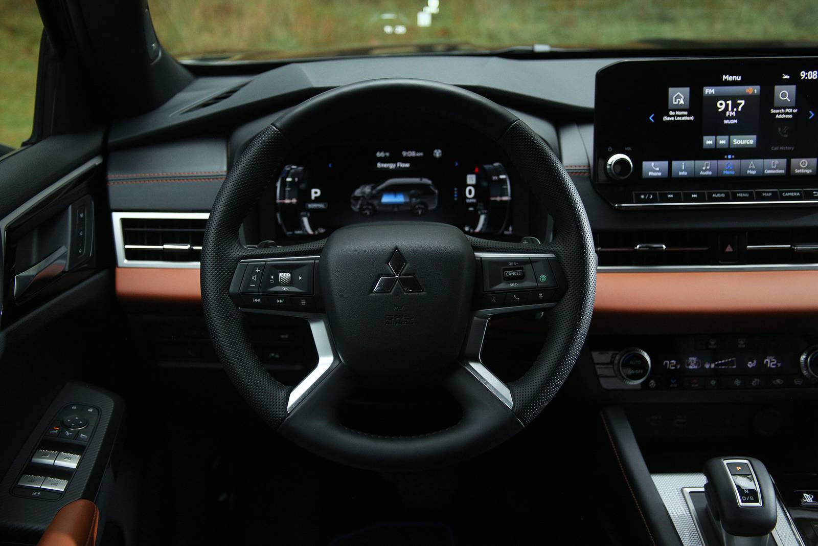 2023 Mitsubishi Outlander interior SWD