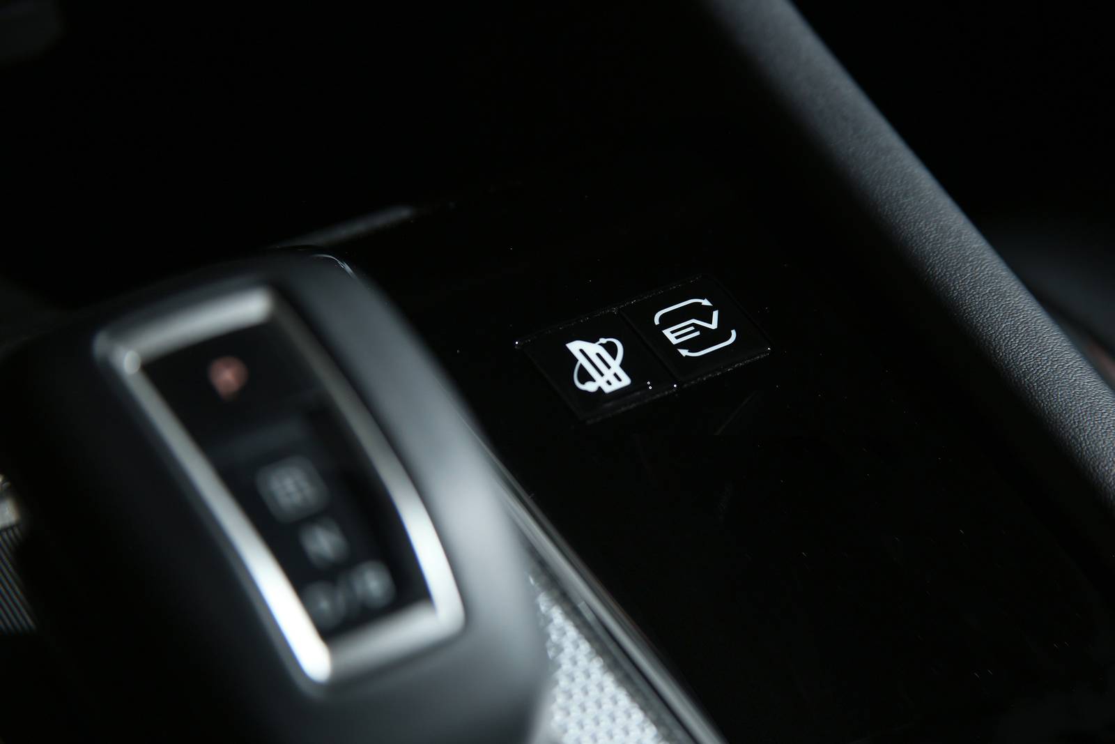 2023 Mitsubishi Outlander interior DETAIL