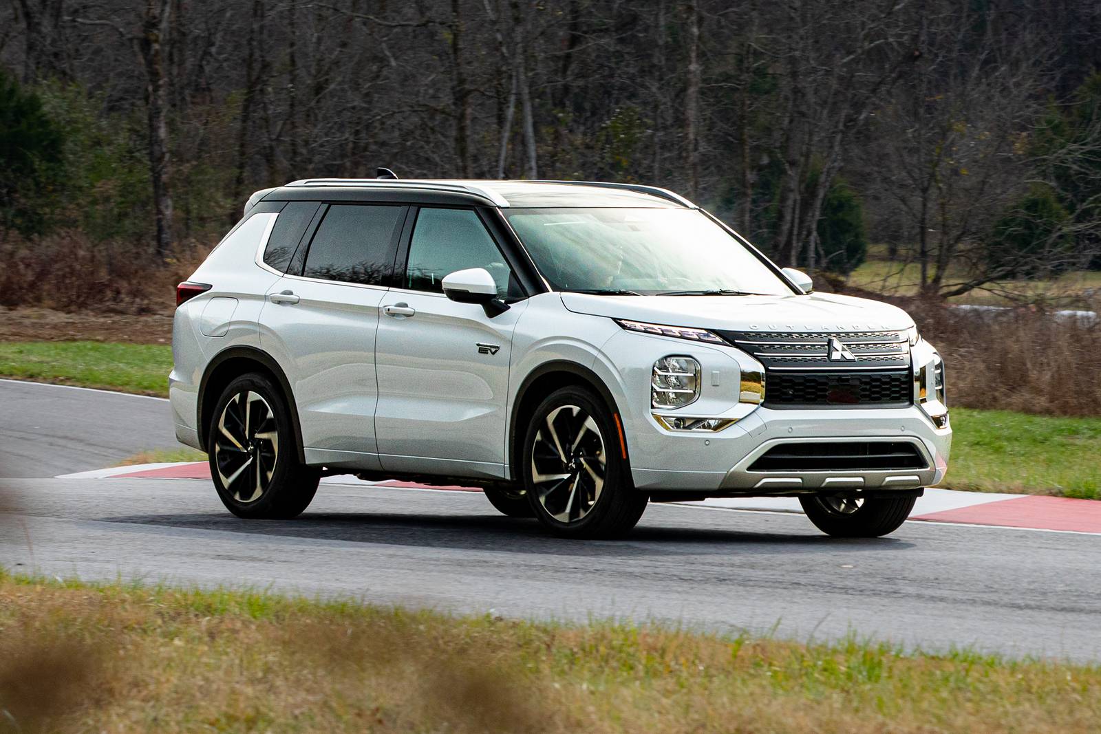2025 Mitsubishi Outlander exterior FQ