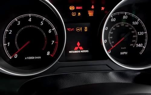 2011 Mitsubishi Outlander interior G