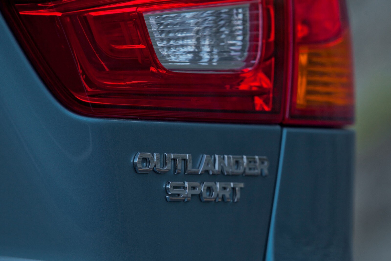 2012 Mitsubishi Outlander exterior RBDG