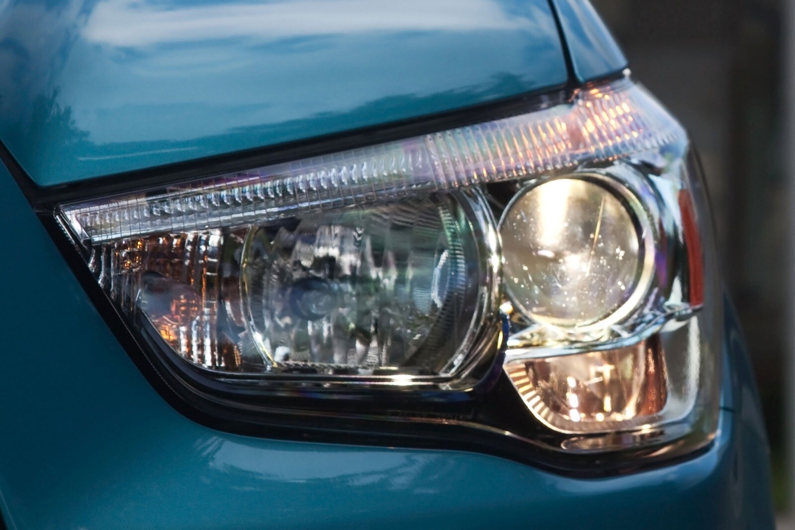 2012 Mitsubishi Outlander exterior EDETAIL