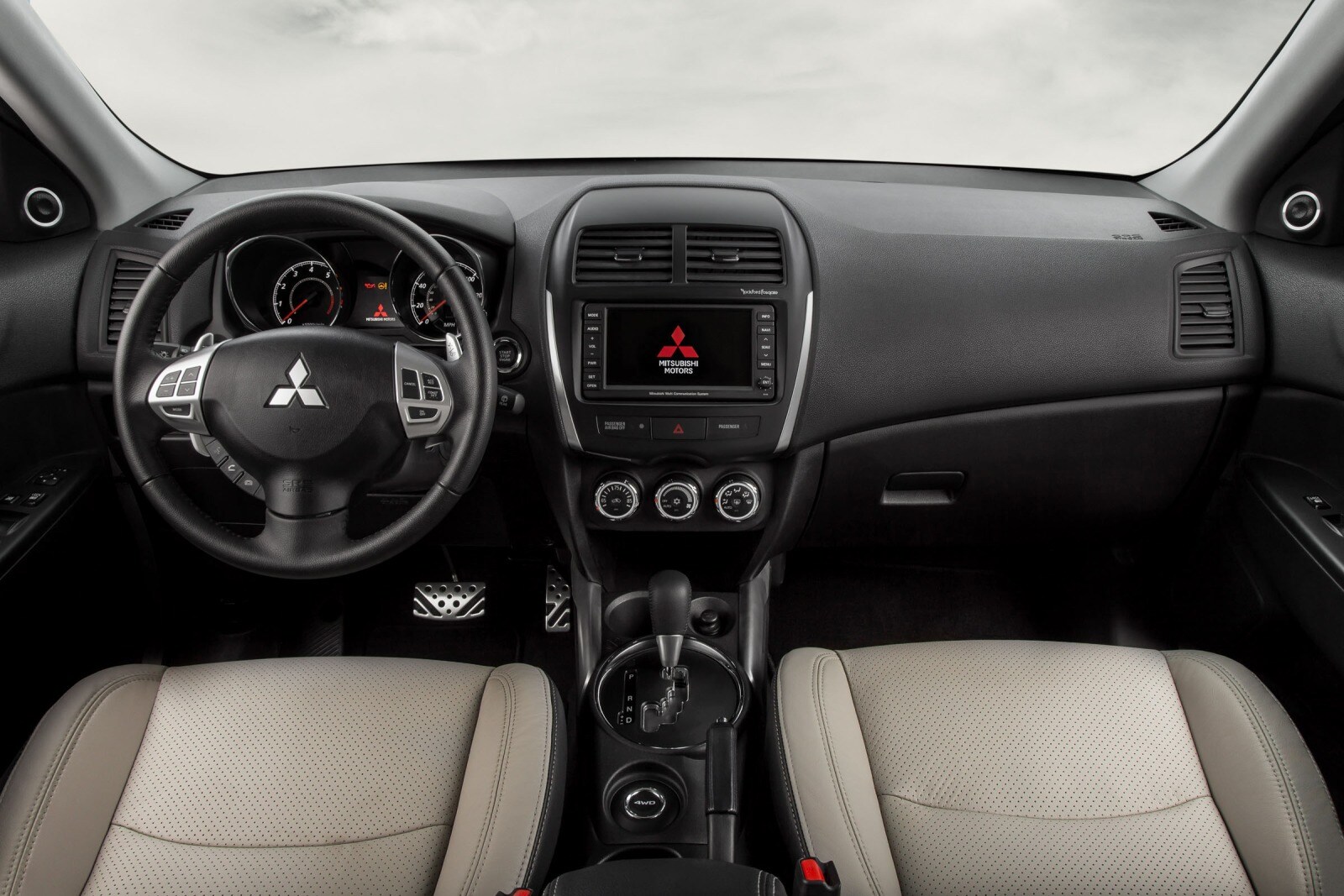 2013 Mitsubishi Outlander front safety D