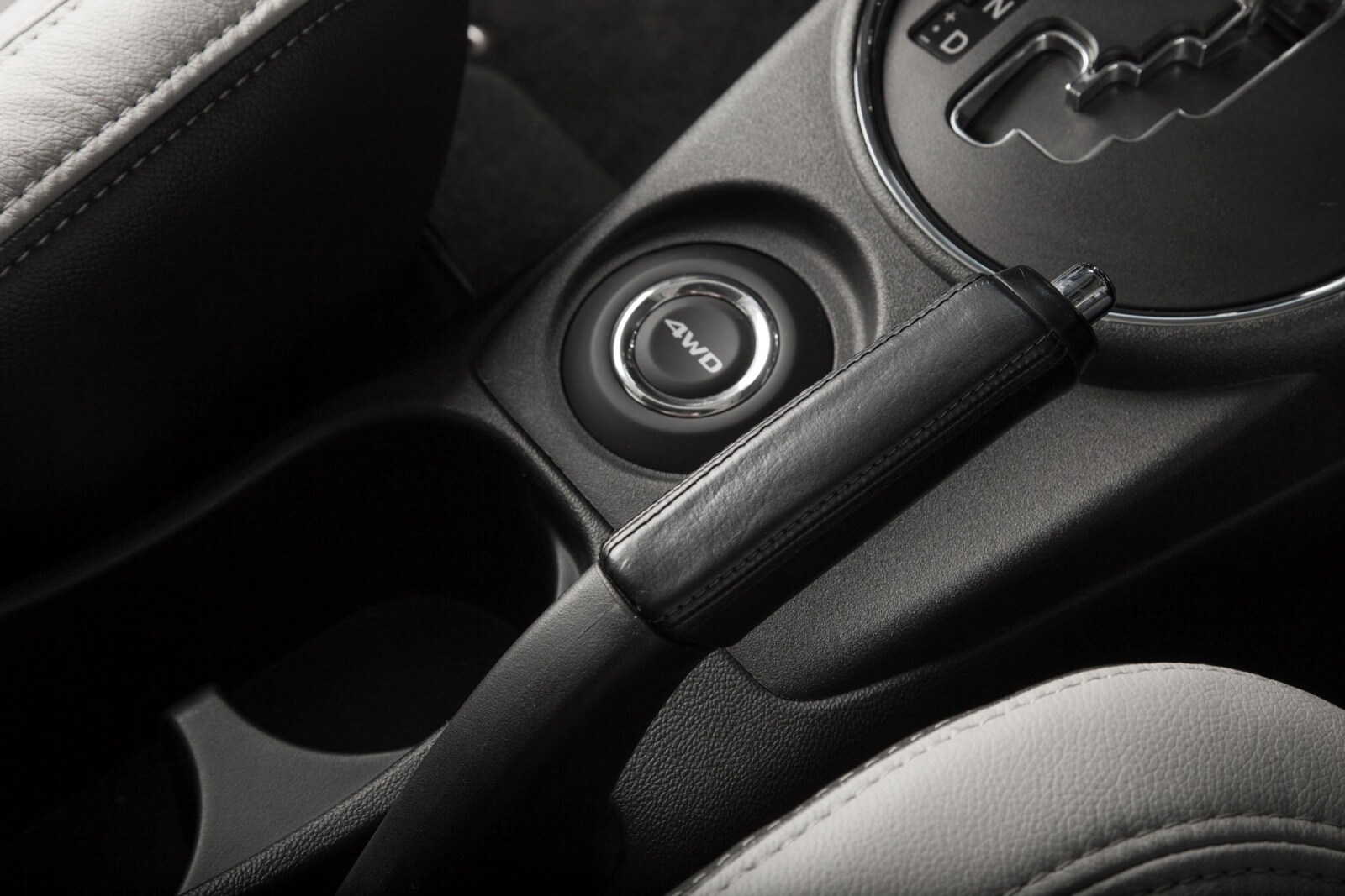 2013 Mitsubishi Outlander front safety DETAIL