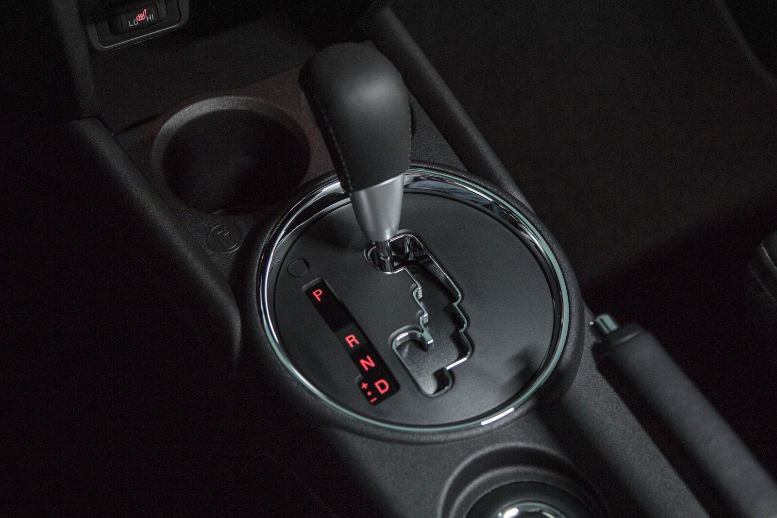 2016 Mitsubishi Outlander interior SHF