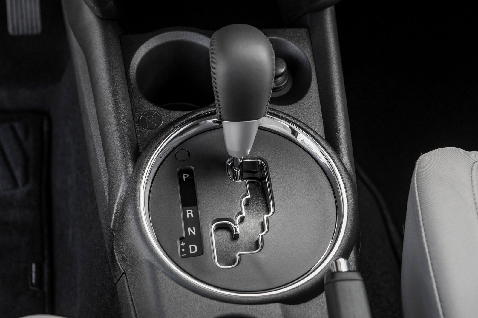 2016 Mitsubishi Outlander interior SHF