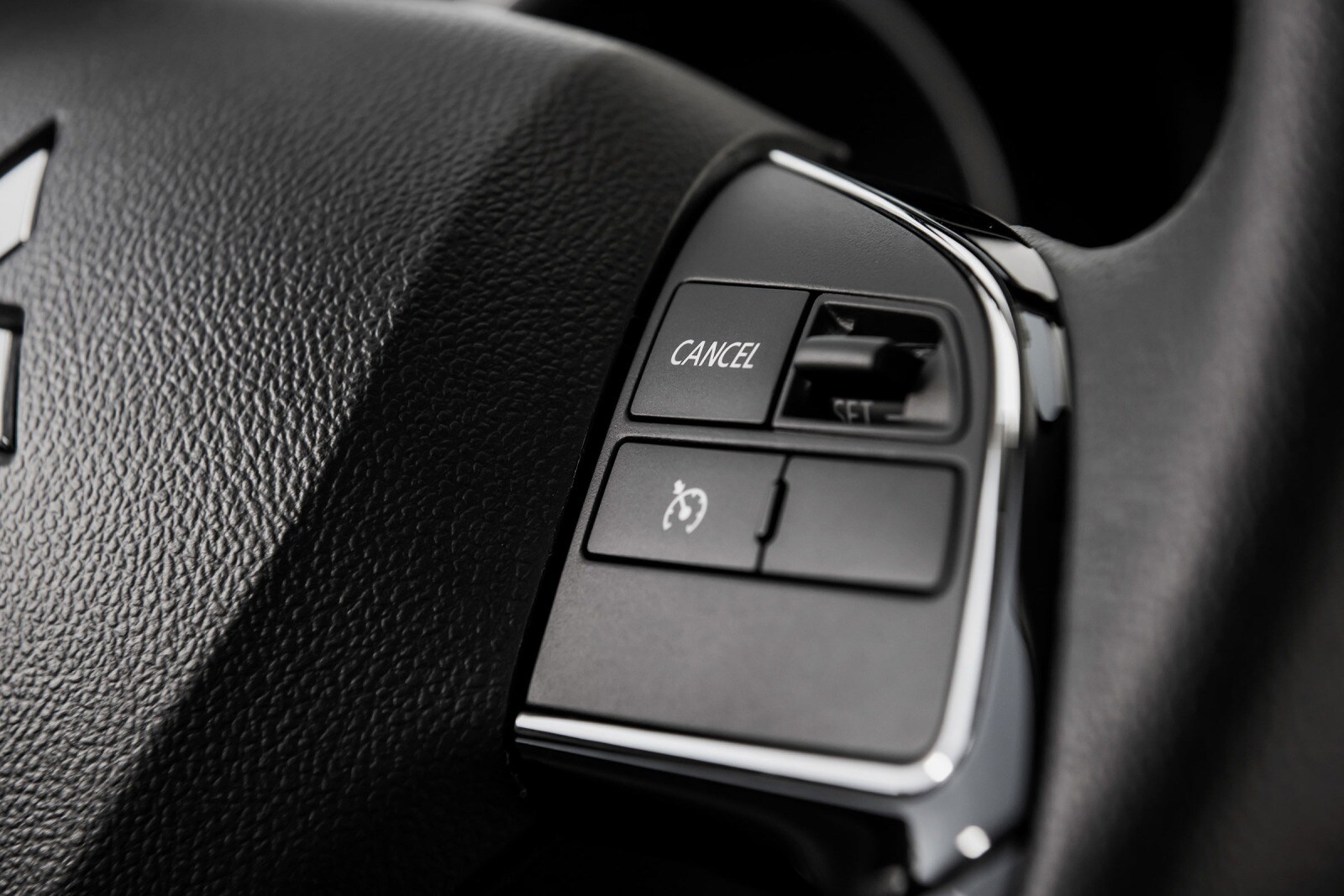 2016 Mitsubishi Outlander interior SWD