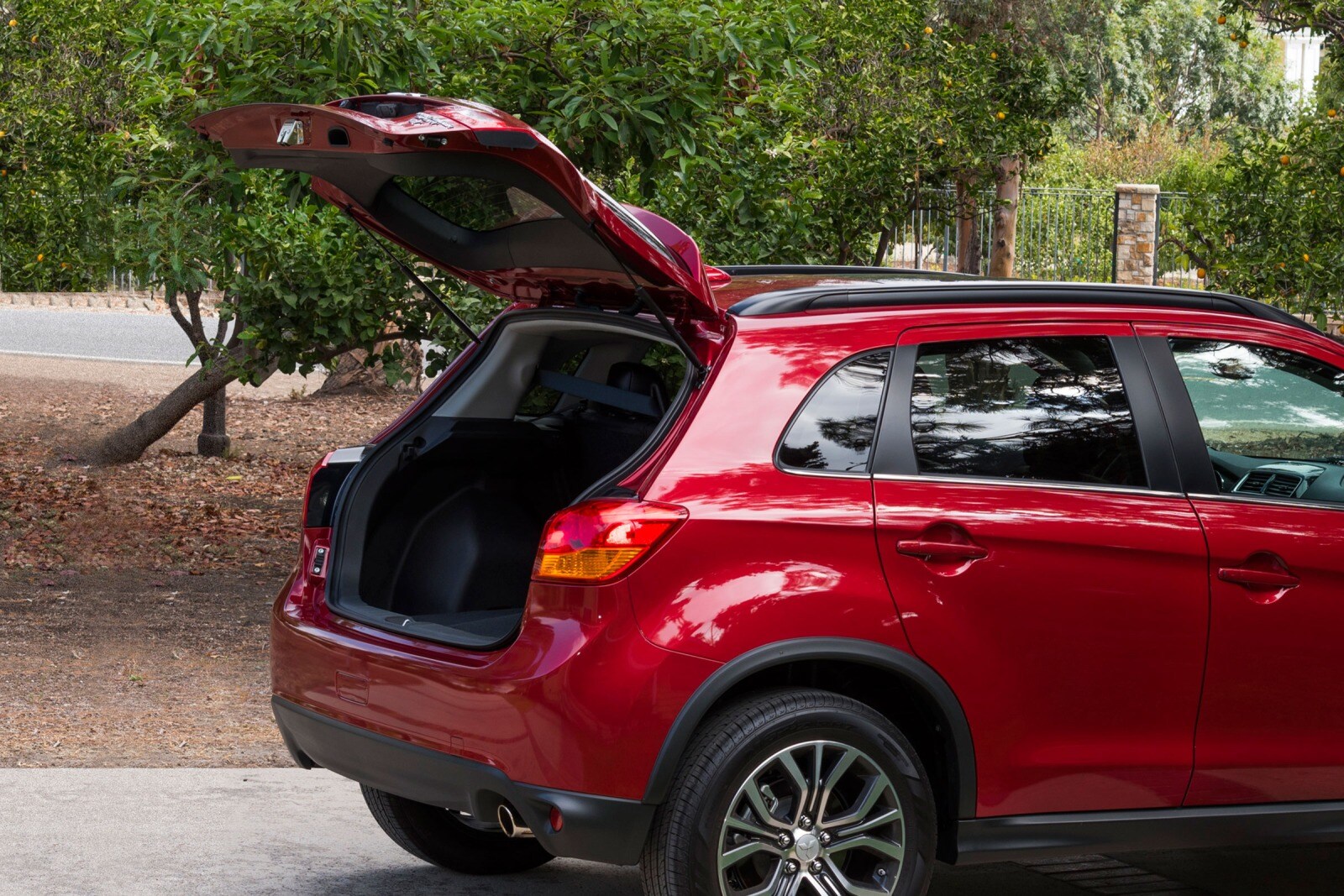 2017 Mitsubishi Outlander exterior EDETAIL