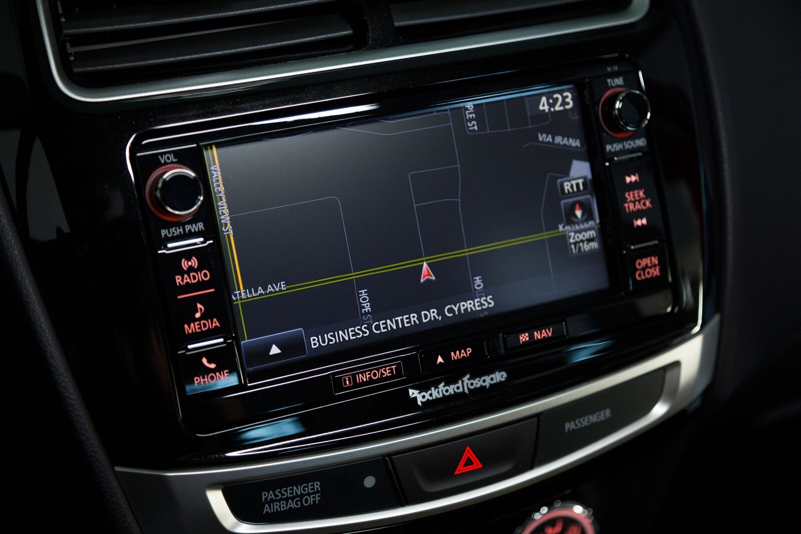 2017 Mitsubishi Outlander interior NAVSYS