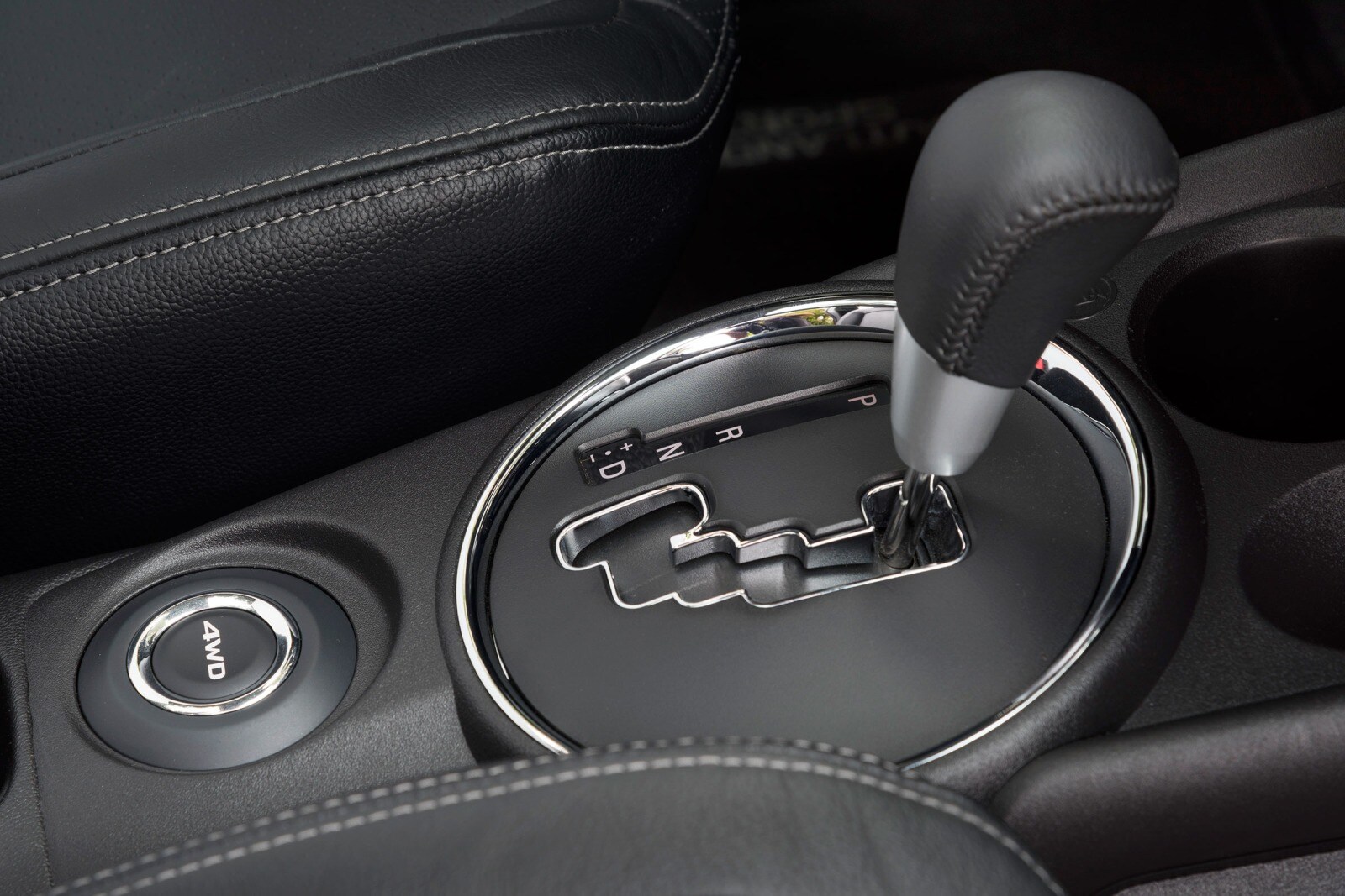 2017 Mitsubishi Outlander interior SHF