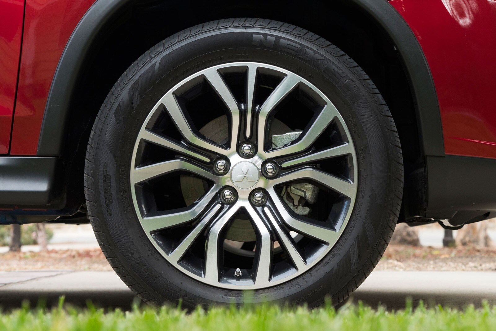 2017 Mitsubishi Outlander exterior W