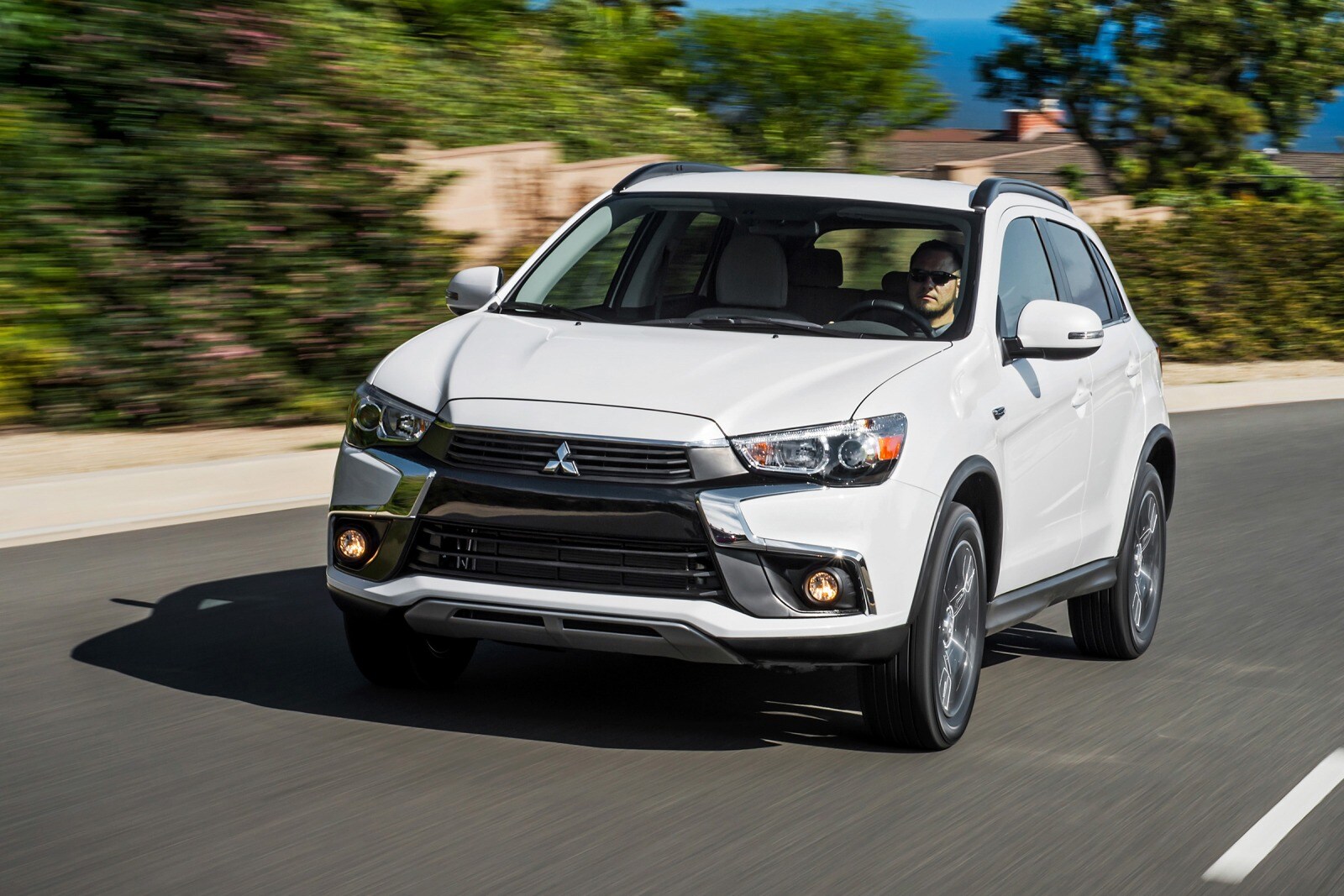 2017 Mitsubishi Outlander exterior F