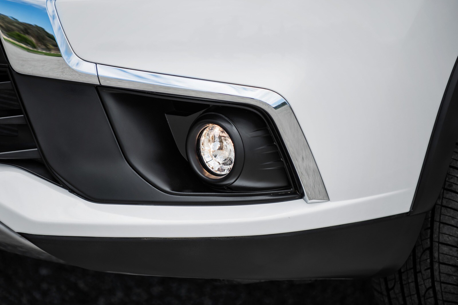 2017 Mitsubishi Outlander exterior FOG