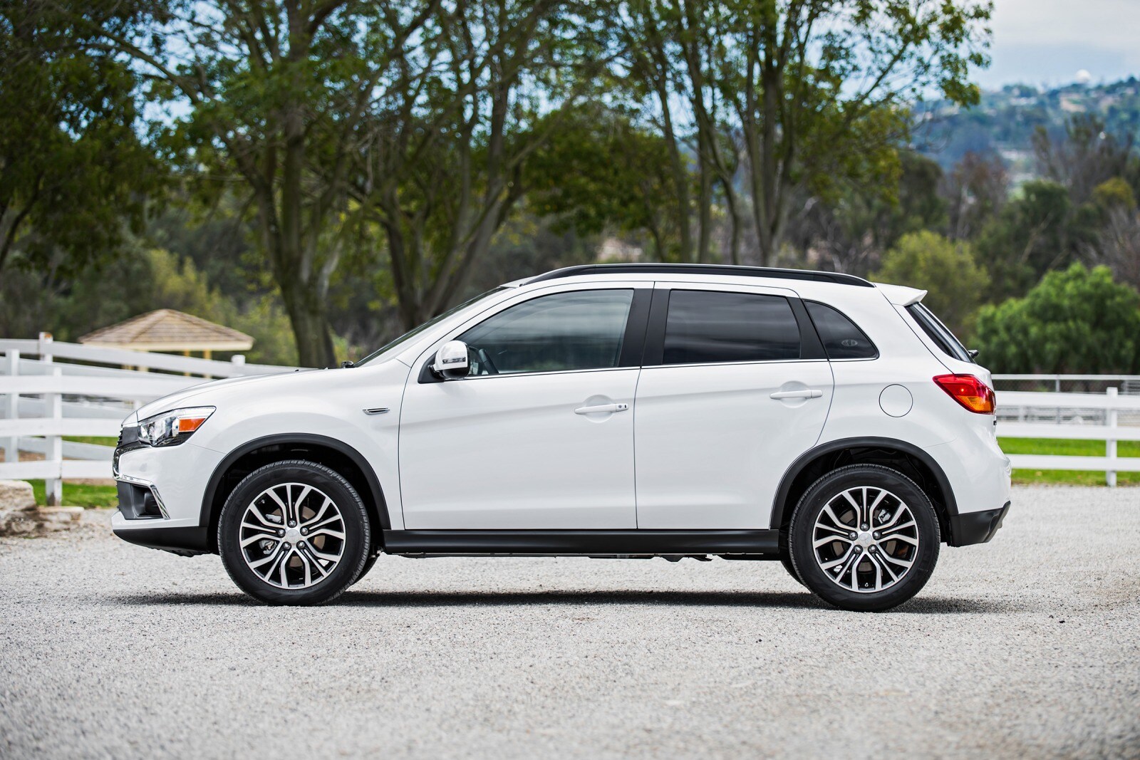 2017 Mitsubishi Outlander performance