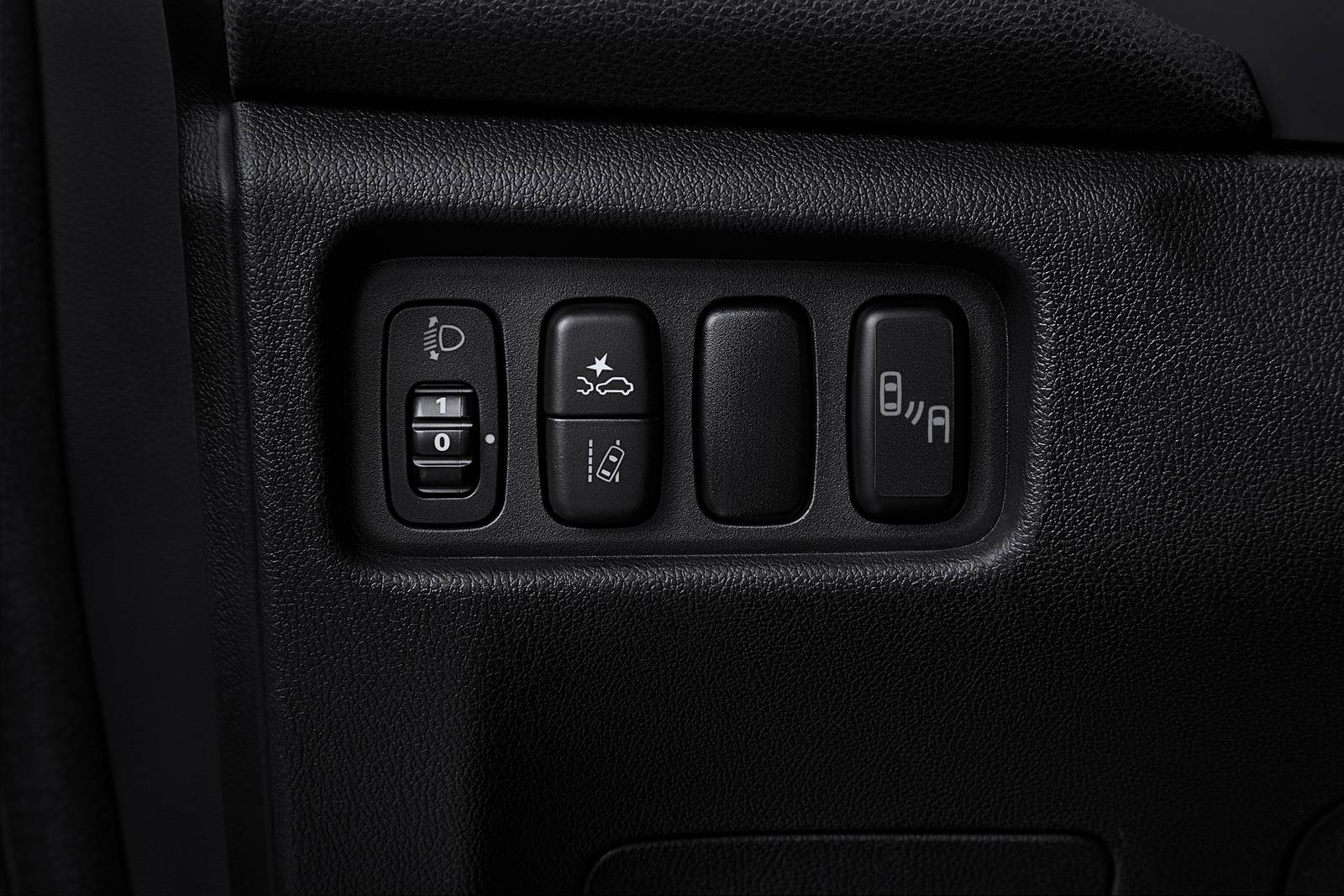 2019 Mitsubishi Outlander front safety DETAIL