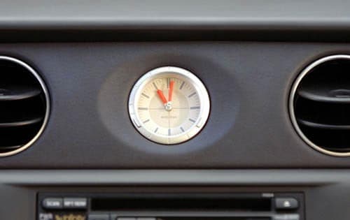 2003 Mitsubishi Outlander interior DETAIL