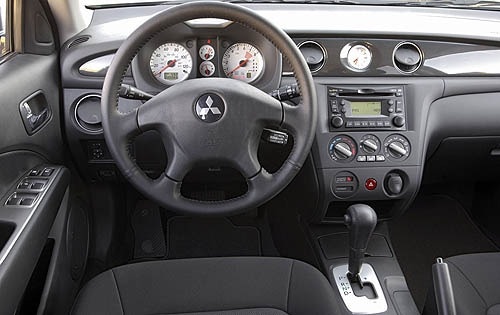 2006 Mitsubishi Outlander interior D