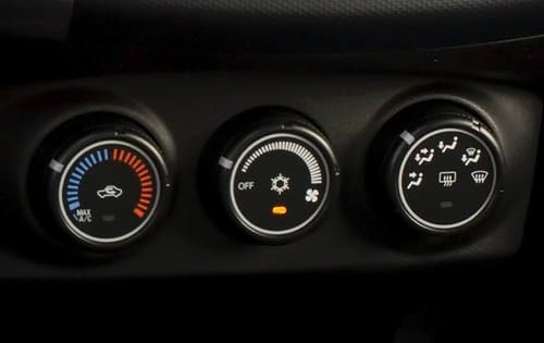 2008 Mitsubishi Outlander interior DETAIL