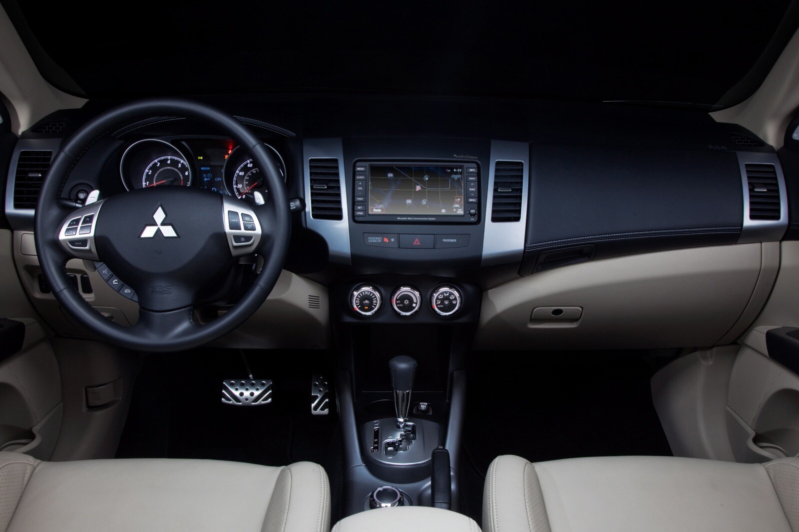 2010 Mitsubishi Outlander front safety D