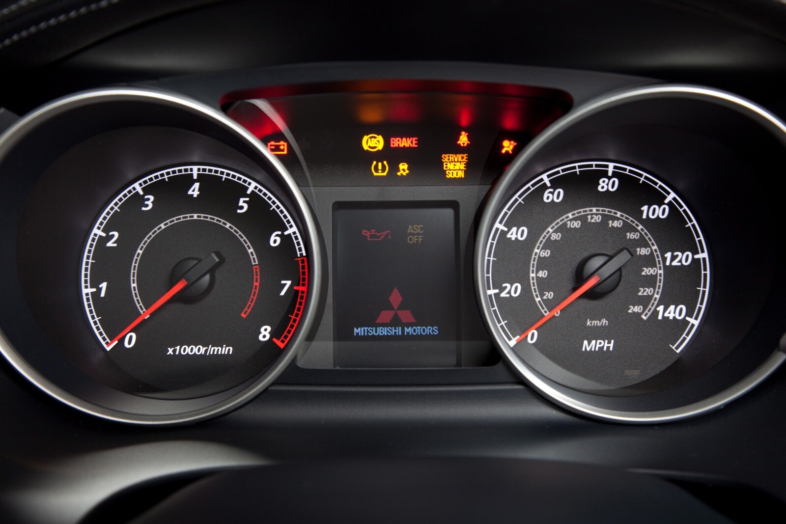 2010 Mitsubishi Outlander interior G