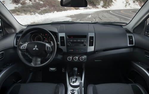 2011 Mitsubishi Outlander interior D