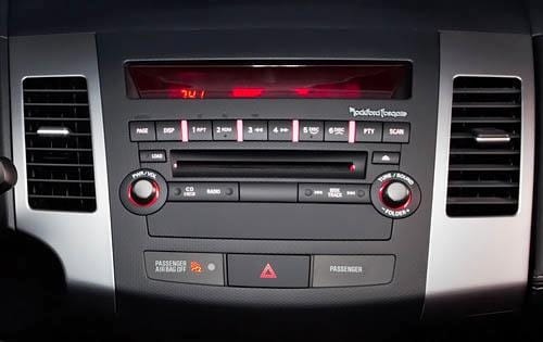 2011 Mitsubishi Outlander interior CC