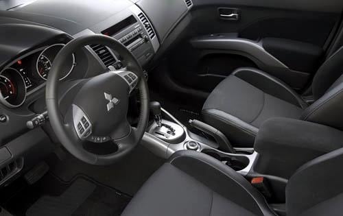 2011 Mitsubishi Outlander interior I