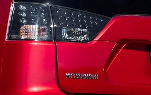 2011 Mitsubishi Outlander exterior FBDG
